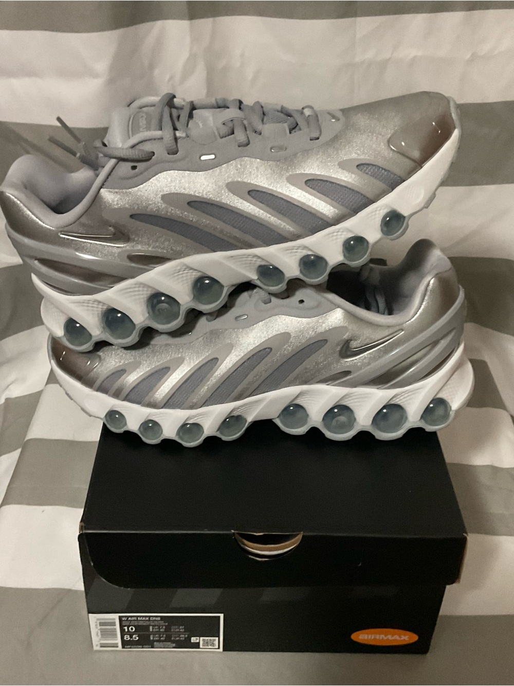 Nike Air Max DN8 “Wolf Grey Metallic Silver” Women’s size 10/8.5 Men’s New w/Box - Picture 6 of 10